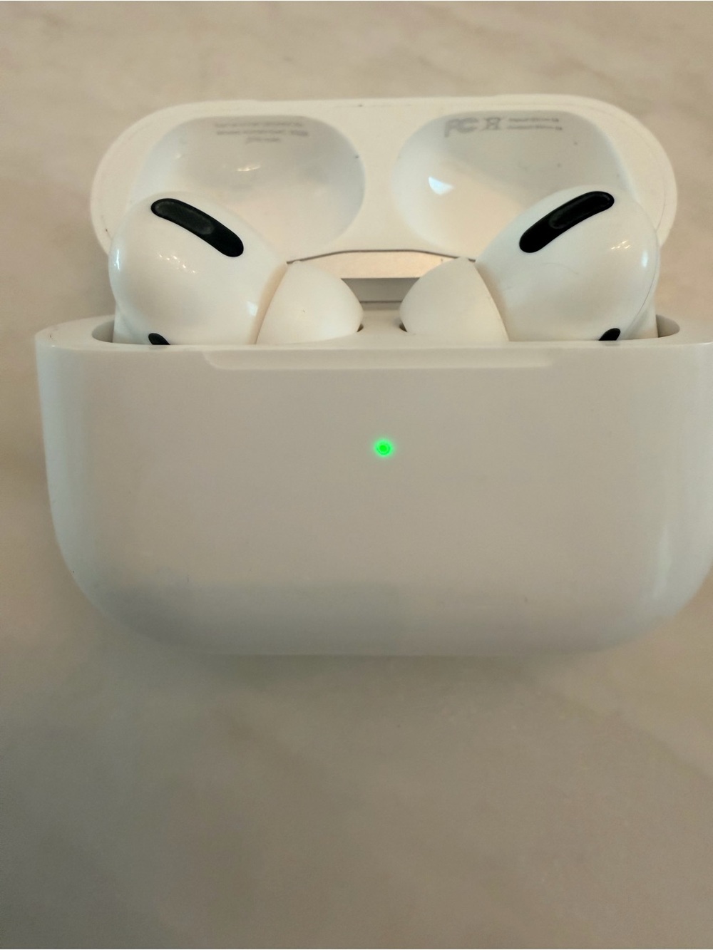 Apple AirPods Pro 2 (White) Wireless Noise-Cancelling Earbuds-bought 12/24